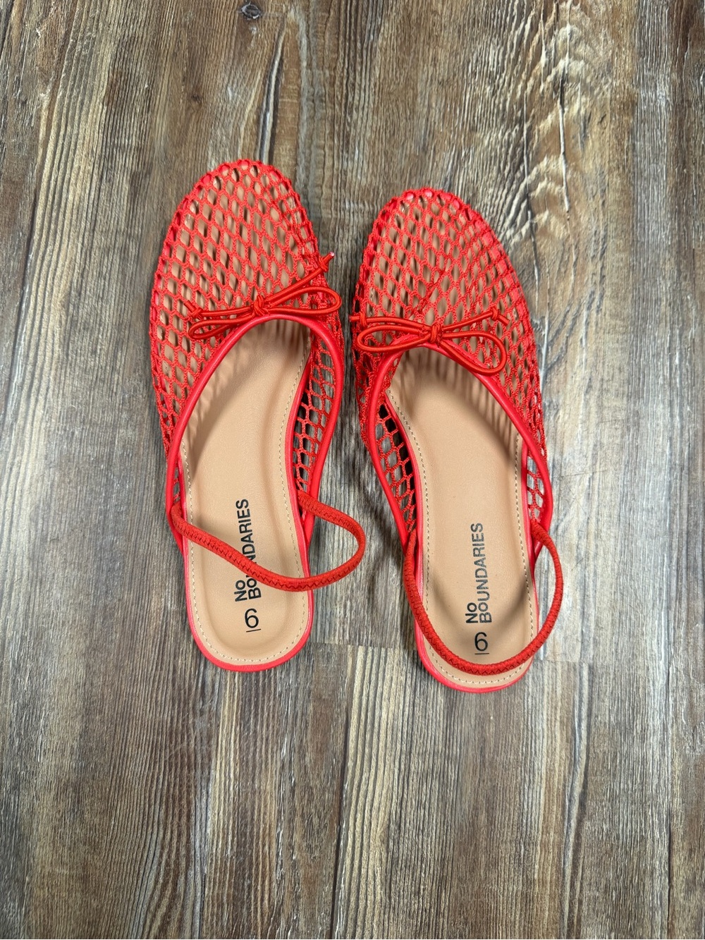 No Boundaries red mesh ballet flats with bow detail like new size 6
